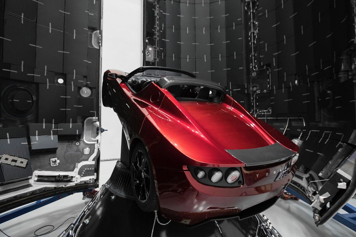 Tesla Roadster Elona Muska 