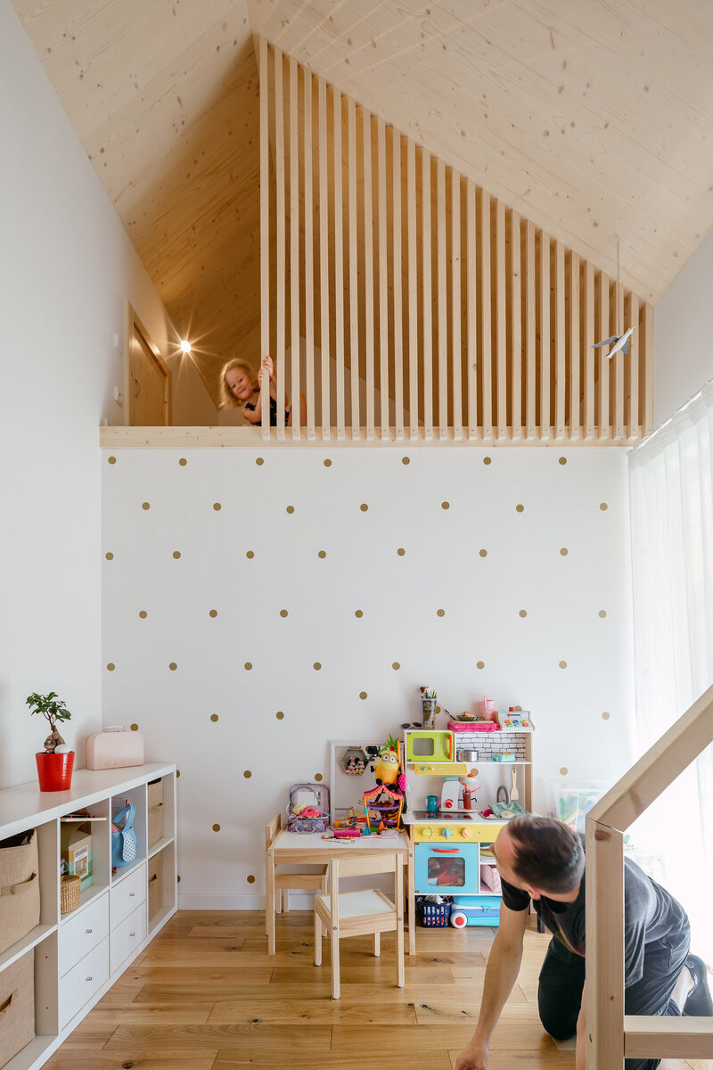 Przestrzeń dla dzieci w domu przeznaczonym dla trzech pokoleń, projekt studio KLAR