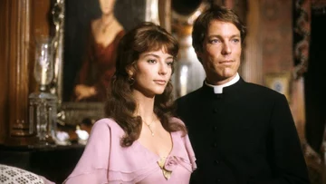 Richard Chamberlain i Rachel Ward w miniserialu „Ptaki ciernistych krzewów” 