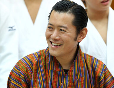 Bhutan. Król wędruje po kraju. Ostrzega mieszkańców przed pandemią