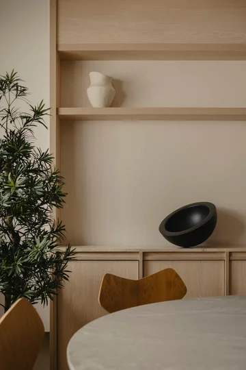 Przytulny minimalizm, projekt wnętrza Right Angle Studio 