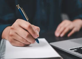 Miniatura: 10 trudnych pytań z ortografii. Podołasz?