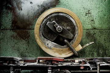 Gięcie litego drewna przy użyciu pary wodnej to technologia, która od ponad 160 lat definiuje charakter mebli produkowanych w Bystřicy pod Hostýnem 