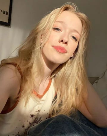 Amybeth McNulty 