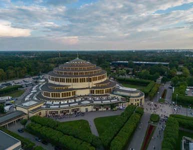 Miniatura: Dym uruchomił czujnik. Z Hali Stulecia...