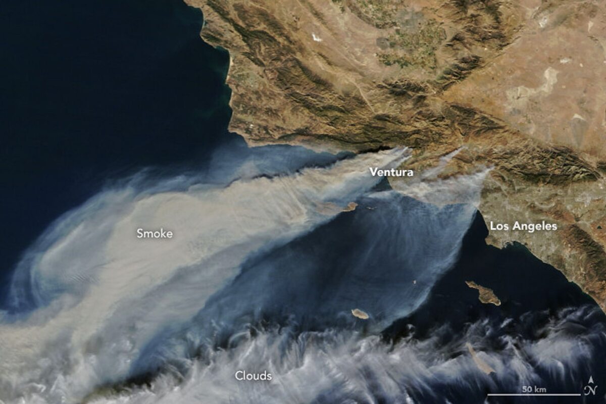 Pożary w Kalifornii na zdjęciach NASA 