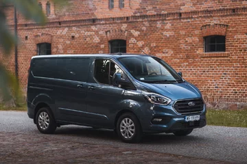 Ford Transit Custom Plug-In Hybrid 