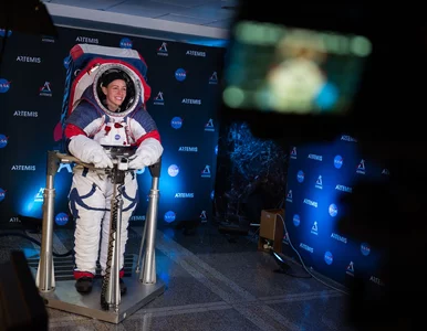 Miniatura: W takim kombinezonie pierwsza kobieta...