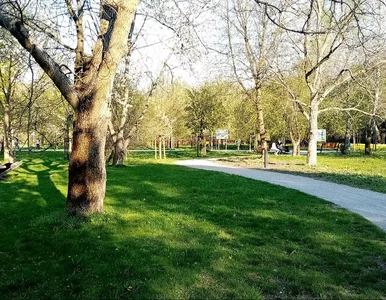 Miniatura: Ten warszawski park dla wielu jest...