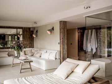 Urządzili luksusowy dom w&nbsp;hotelu z&nbsp;1936. Projekt: Marianne Tiegen Interiors