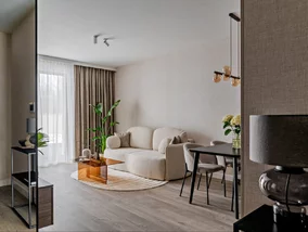 Miniatura: Niewielkie mieszkanie zachwyca spokojem...