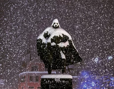 Miniatura: "Time" pisze o polskim pomniku. "Śnieg...