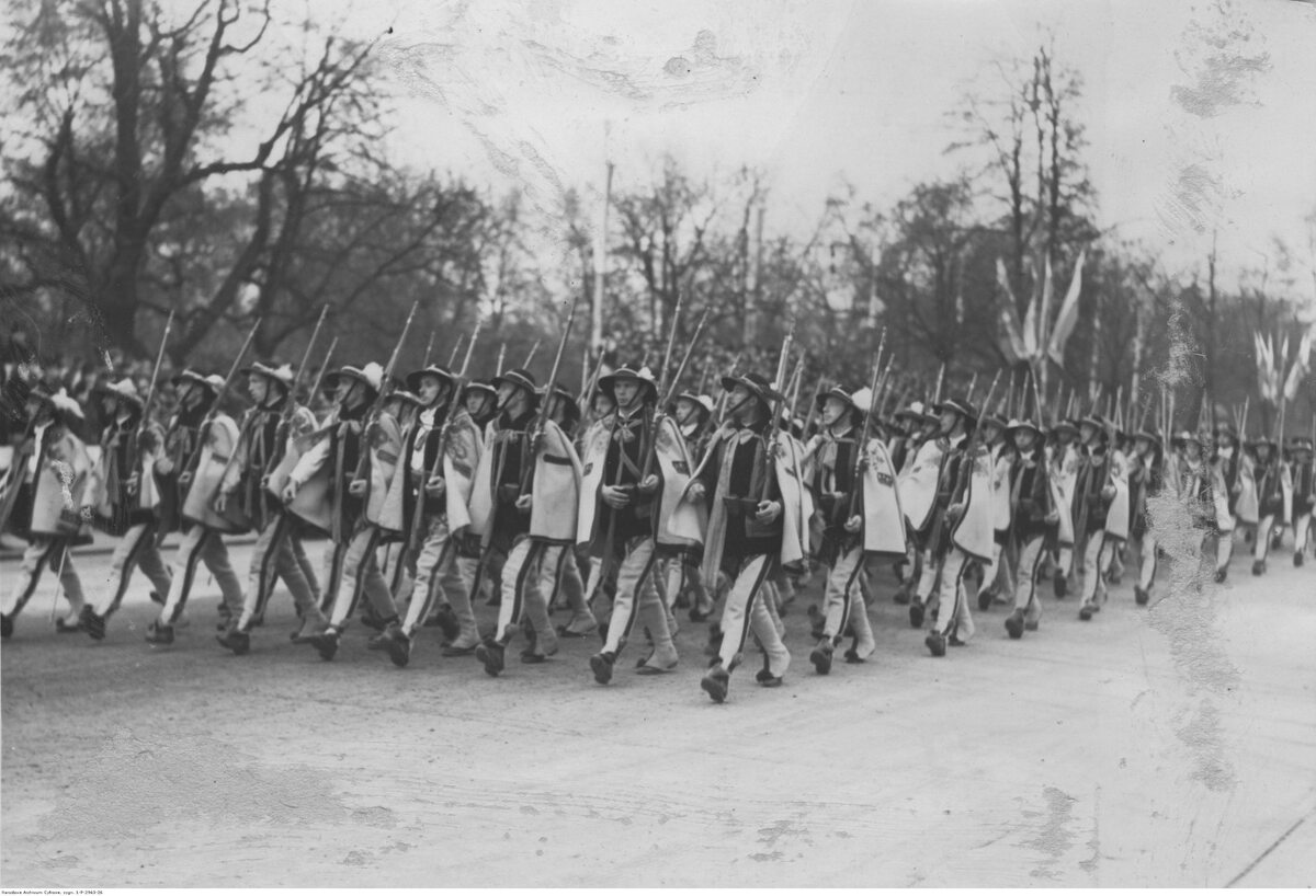 Oddziały Obrony Narodowej z Podhala podczas defilady w Warszawie Obchody Święta Niepodległości w 1938 roku