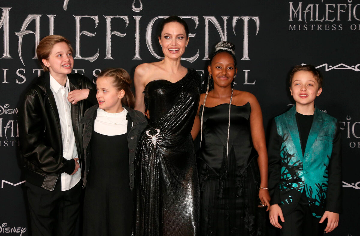 Pax Jolie-Pitt, Shiloh Jolie-Pitt, Vivienne Jolie-Pitt, Angelina Jolie, Zahar Jolie-Pitt i Knox Jolie-Pitt 