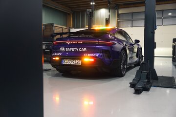 Taycan Turbo GT &ndash; samoch&oacute;d bezpieczeństwa Formuły E