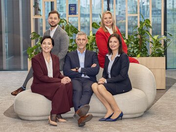 Od lewej Renata Kabas-Komorniczak, partnerka zarządzająca, doradca podatkowy, Daniel Antonik, associate partner, Katarzyna Judkowiak partnerka, doradca podatkowy, dr Monika Behrens partnerka, radca prawny, Jarosław Kamiński, partner, adwokat