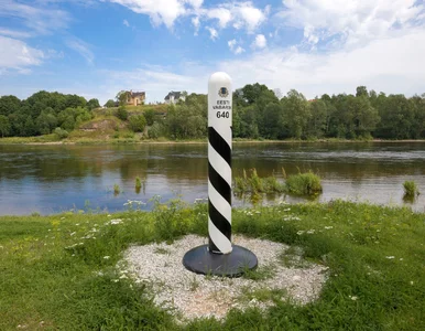 Miniatura: Płynął na materacu do Rosji. Polak...