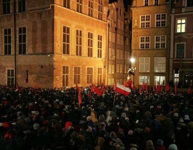 Miniatura: Czy ratujący Pawła Adamowicza na scenie...