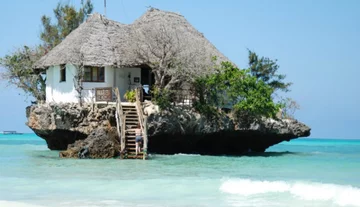 The Rock &#8211; Zanzibar, Tanzania (fot. worldinsidepictures.com)