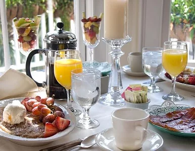 Miniatura: Politykom wstęp wzbroniony!