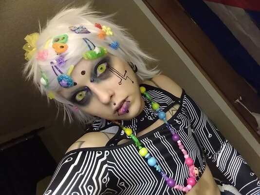 Miniatura: Nazywa siebie kosmitą i dokładnie tak wygląda