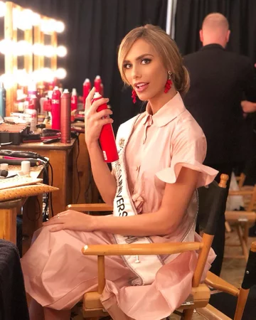 Angela Ponce 