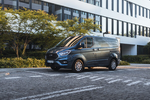 Miniatura: Ford Transit Custom Plug-In Hybrid