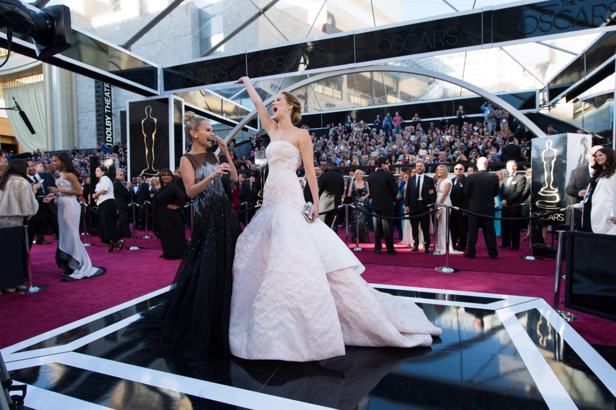 Jennifer Lawrence podczas 85. ceremonii rozdania Oscarów w 2013 roku 