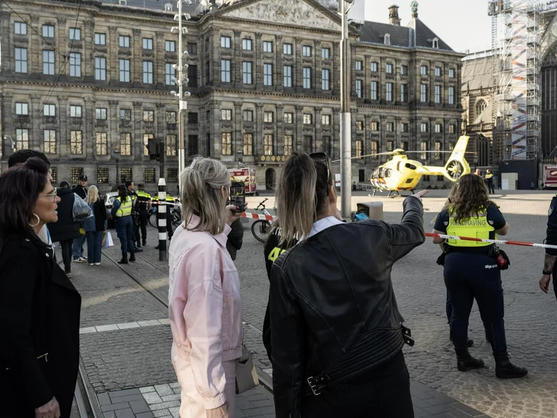 Miniatura: Atak nożownika w centrum Amsterdamu....