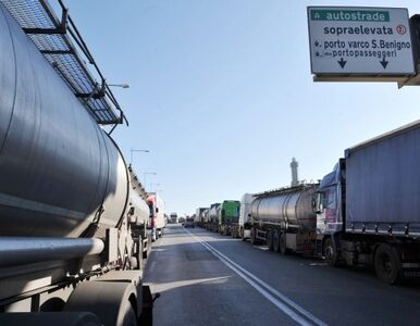 Miniatura: Włochy: kierowcy strajkowali, 100 tys. ton...