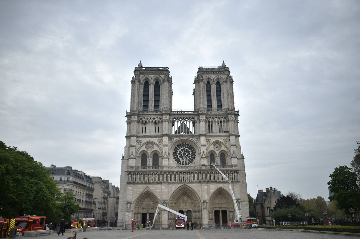 Katedra Notre Dame po pożarze 