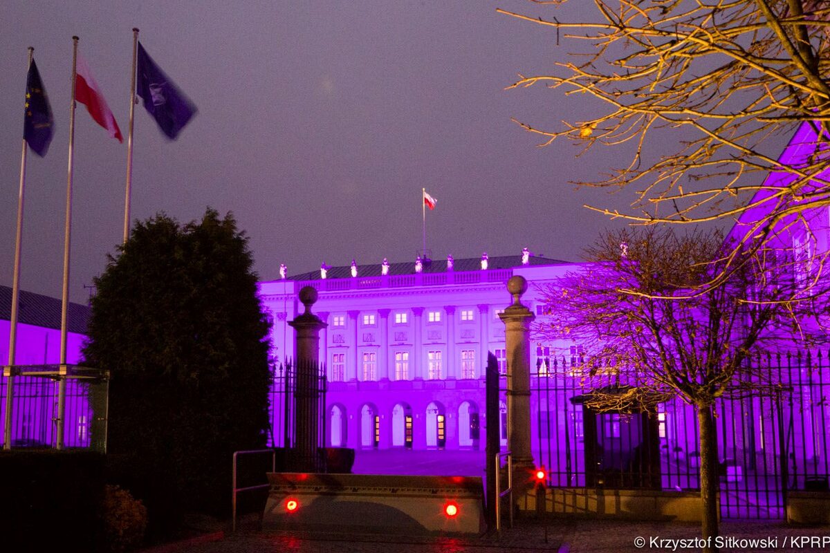 Iluminacja Pałacu Prezydenckiego z okazji Światowego Dnia Wcześniaka 