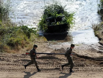 Pokaz Połączonych Ćwiczeń Sił Zbrojnych i Układu Pozamilitarnego ANAKONDA 2012 (fot. PAP/Marcin Bielecki)