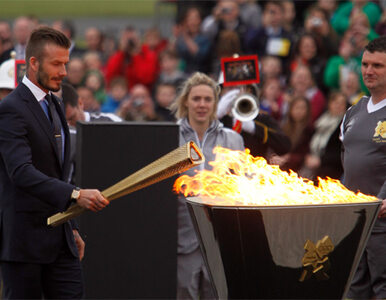 Miniatura: Beckham ze zniczem. Ogień olimpijski...