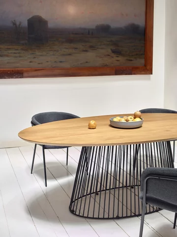 Kolecja A view of Hedonism Kave Home zaprezentowana w domu barcelońskiego fotografa i restauratora Leopoldo Pomésa 