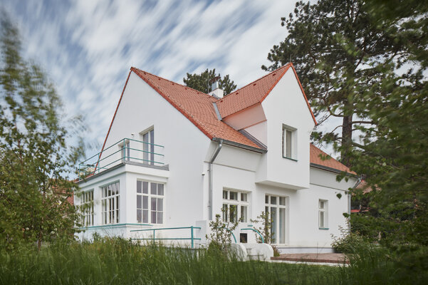 Miniatura: Remont modernistycznej willi, projekt Mjölk