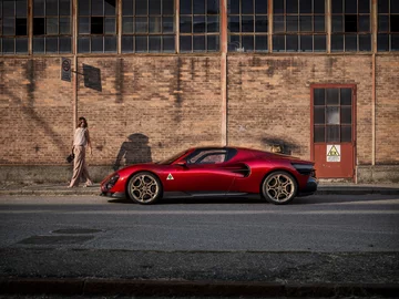 Alfa Romeo 33 Stradale 