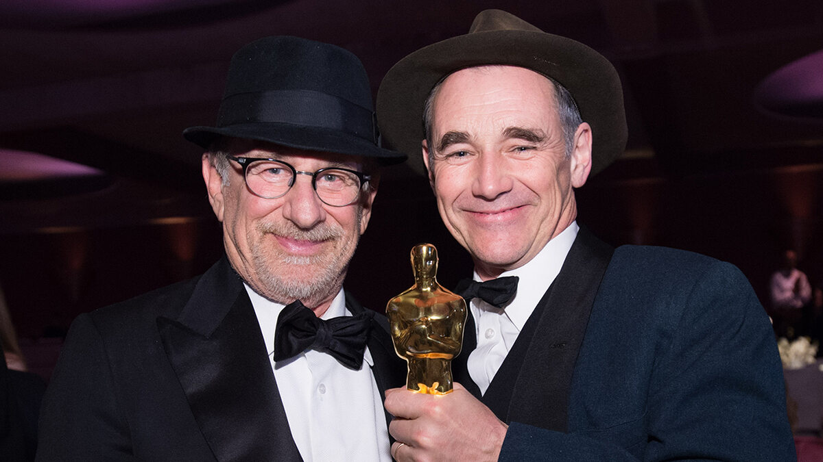Steven Spielberg i Mark Rylance na gali rozdania Oscarów Steven Spielberg i Mark Rylance na gali rozdania Oscarów