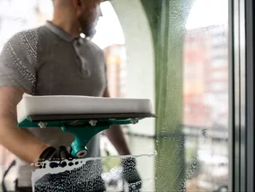 Miniatura: Myjesz okna, ale wciąż masz smugi? Ten...