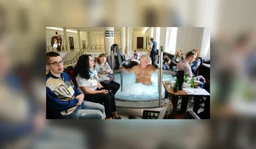Mem po spotkaniu Lecha Wałęsy z protestującymi 