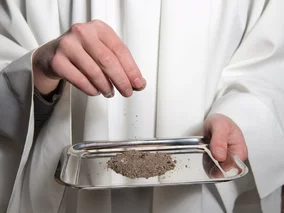 Miniatura: Środa Popielcowa 2026. Czy trzeba iść do...