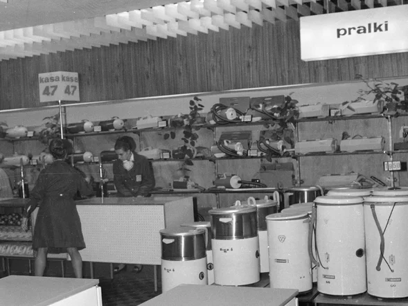 Miniatura: QUIZ. W PRL stały w każdym mieszkaniu....