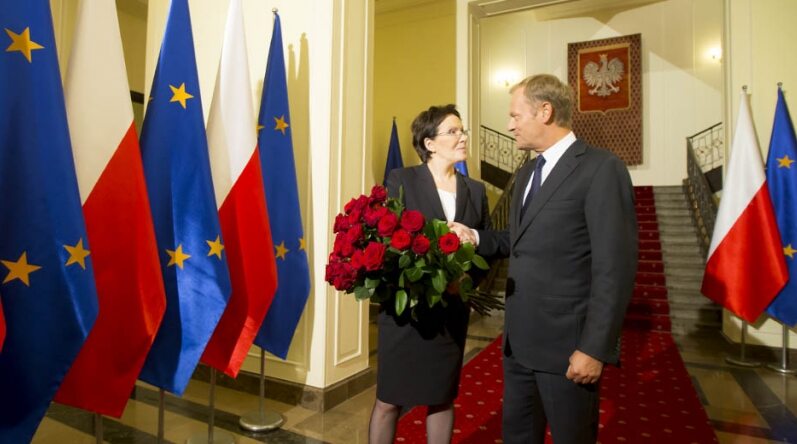 Donald Tusk wita Ewę Kopacz w KPRM (fot. KPRM)