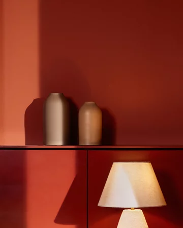 Kolecja A view of Hedonism Kave Home zaprezentowana w domu barcelońskiego fotografa i restauratora Leopoldo Pomésa 