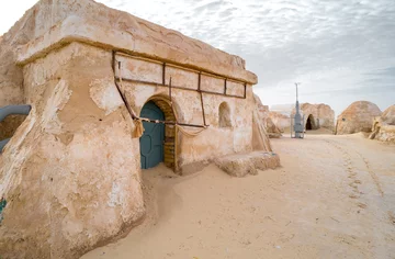 Tunezja. Wioska imitująca krajobraz na Tatooine, opuszczona po nakręceniu „Gwiezdnych Wojen” 