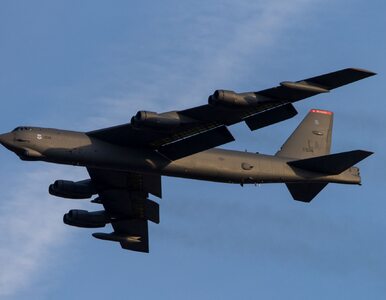 Miniatura: Amerykański bombowiec B-52 przechwycony...