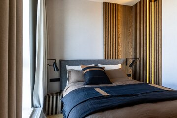 Apartament w&nbsp;Sea Towers w&nbsp;Gdyni &ndash; wnętrze, w&nbsp;kt&oacute;rym architektura subtelnie ustępuje miejsca spektaklowi natury i&nbsp;światła
