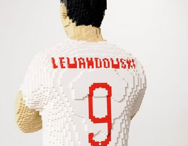 Miniatura: Robert Lewandowski z klocków Lego....