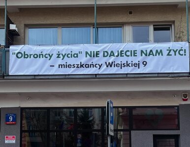 Miniatura: Hałas i drastyczne plakaty pod kliniką...