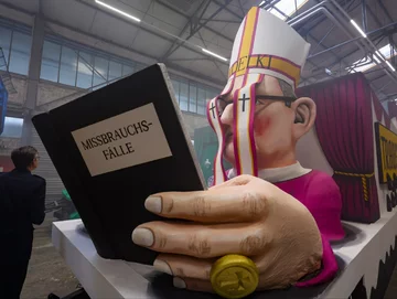 Platforma przygotowana na Różaną Paradę (2024 rok) 